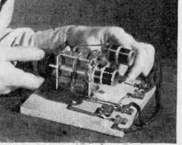 Selective Fixed Detector Crystal Set - Radio Experimenter 1950